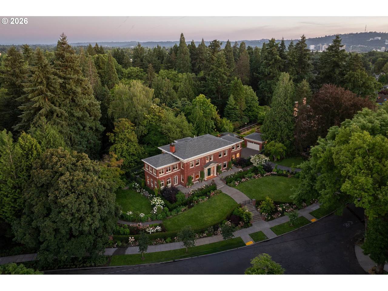 https://bt-photos.global.ssl.fastly.net/portland/1280_boomver_2_149330754-2.jpg