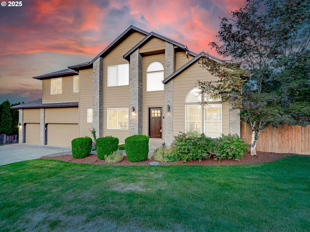 3212 Sierra Dr - Photo 1
