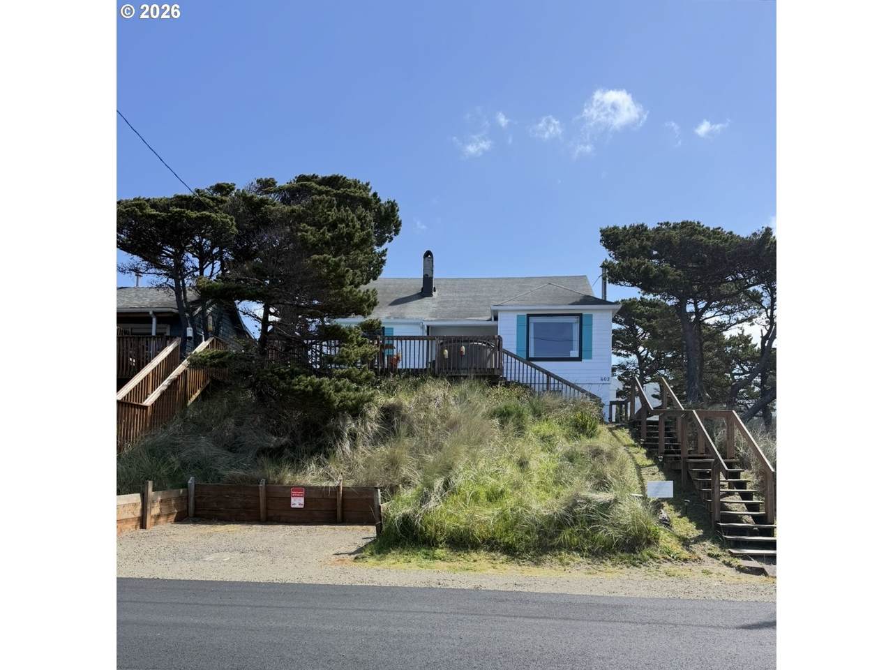 602 Pacific St - Photo 1