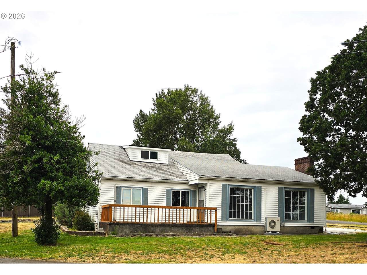 920 Lemont St - Photo 1