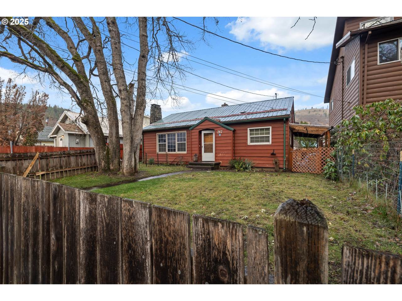 217 2ND St - Photo 1