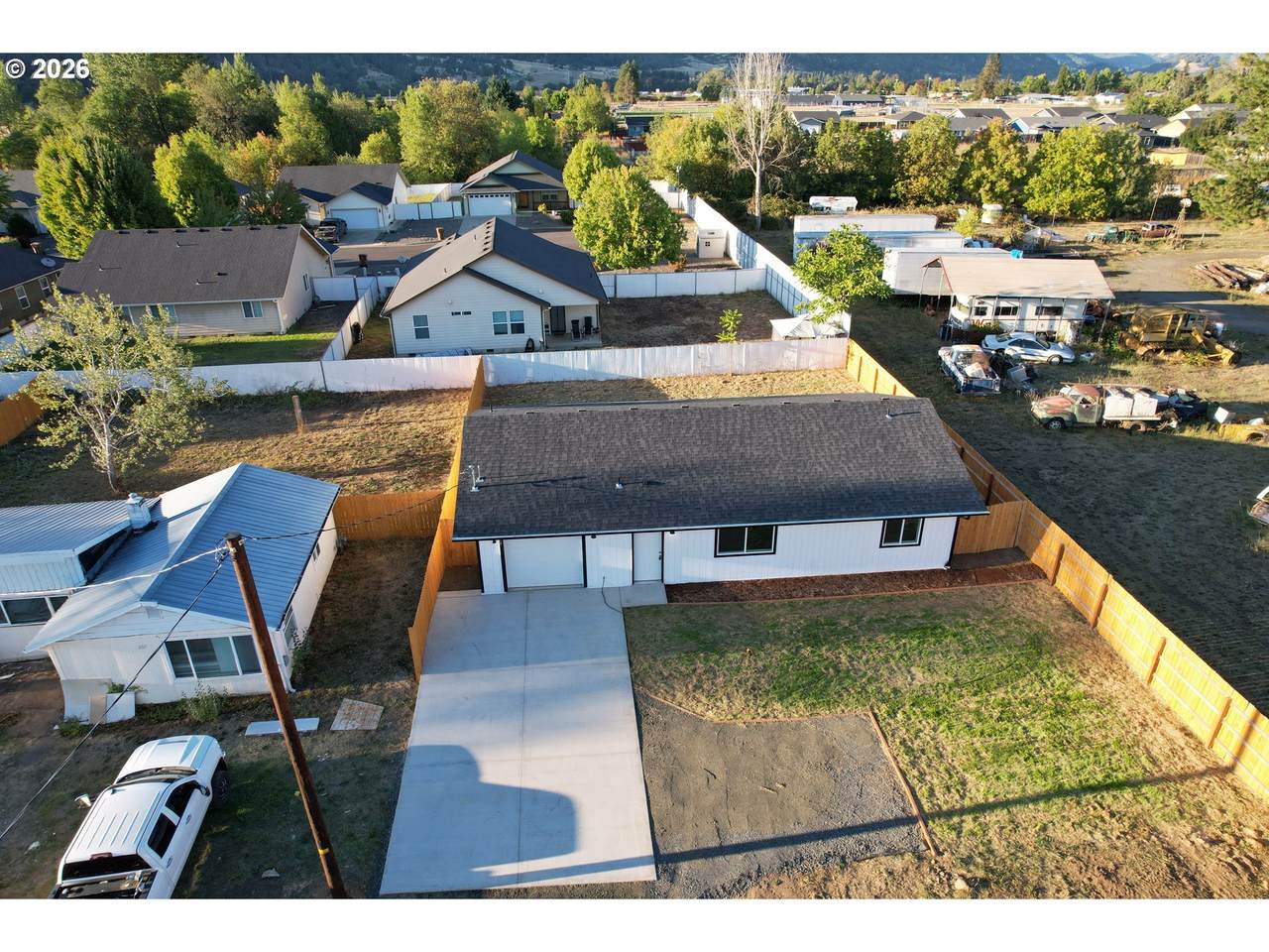 203 Henry St - Photo 1