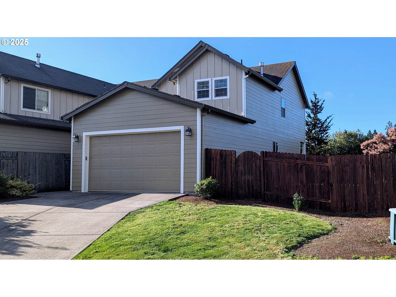 990 Sage St - Photo 1