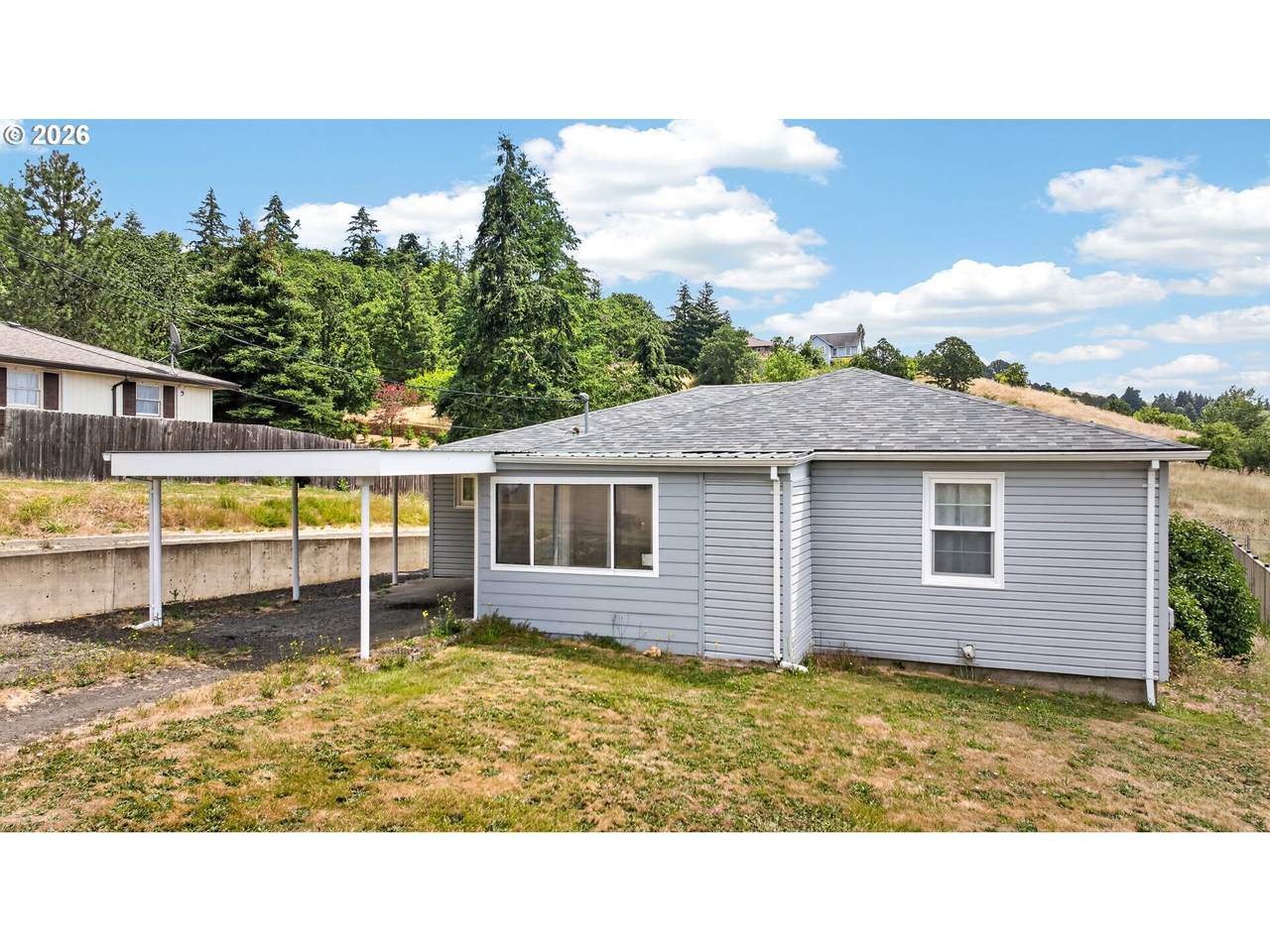 615 Hill St - Photo 1