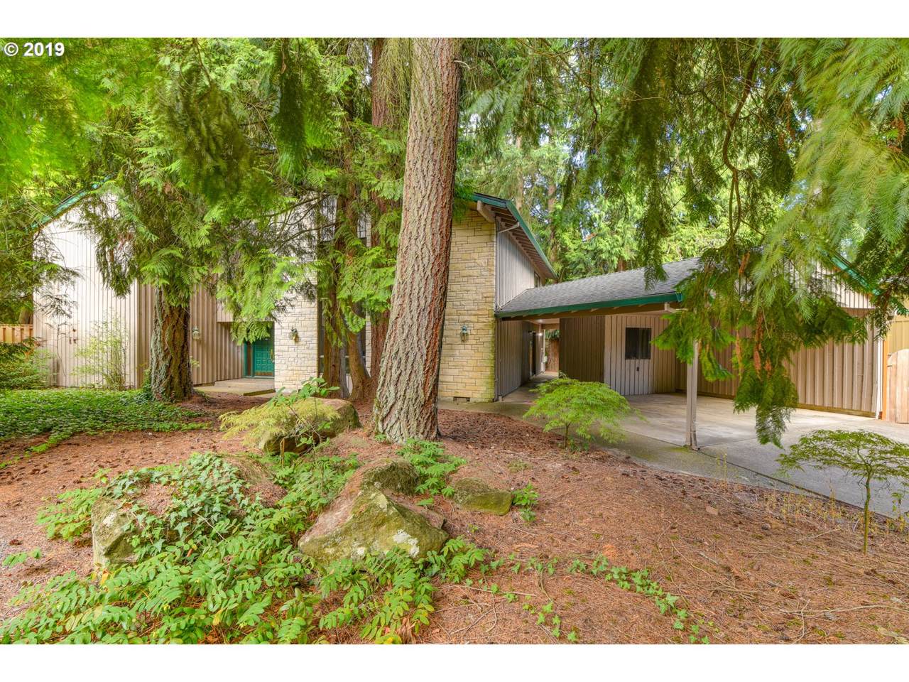2040 Pheasant Dr - Photo 1