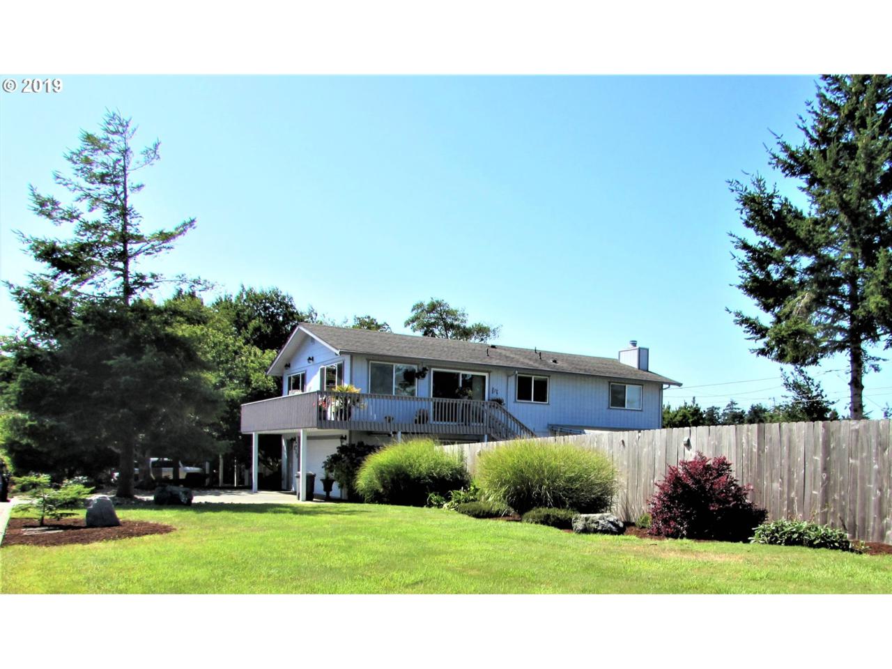 830 Webster - Photo 1