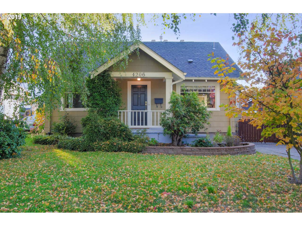 4206 Longview Ave - Photo 1