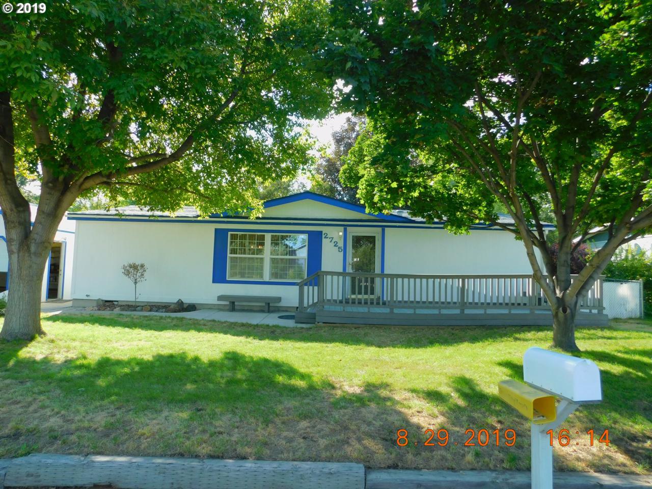 2725 Walnut St - Photo 1