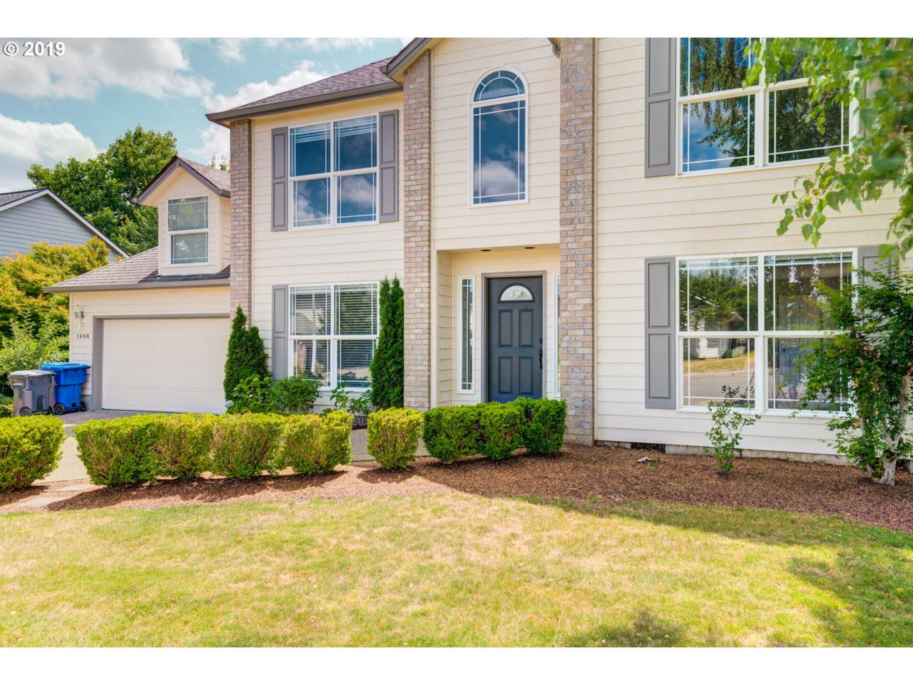 1488 Cresthill Ave - Photo 1