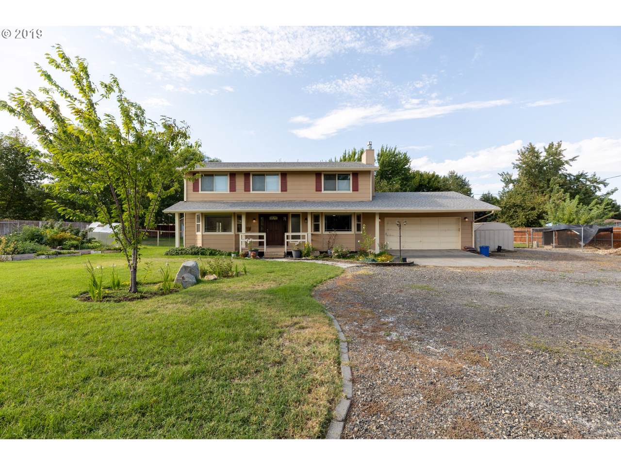 975 Clydesdale Ln - Photo 1