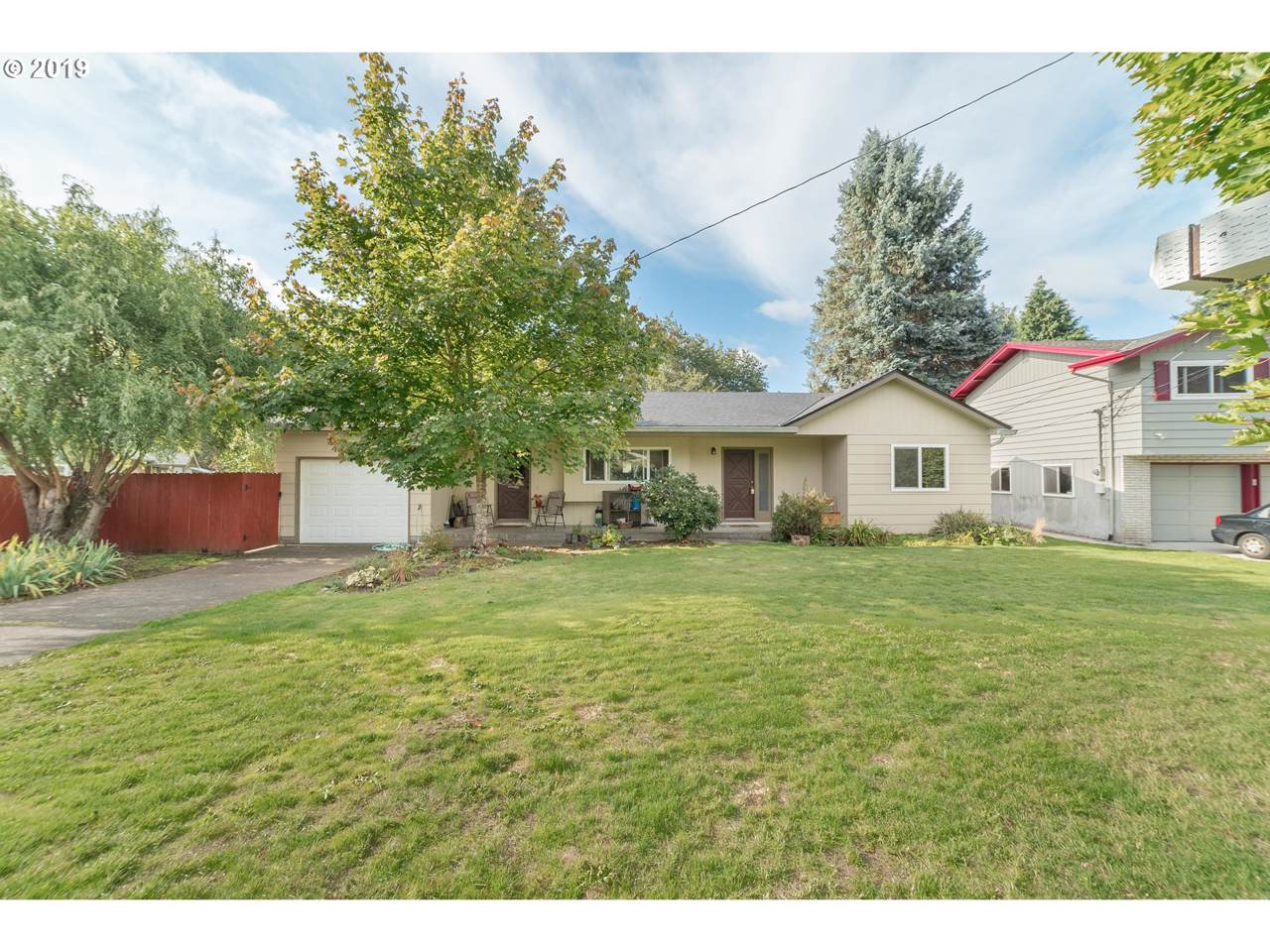 405 Overlook Dr - Photo 1