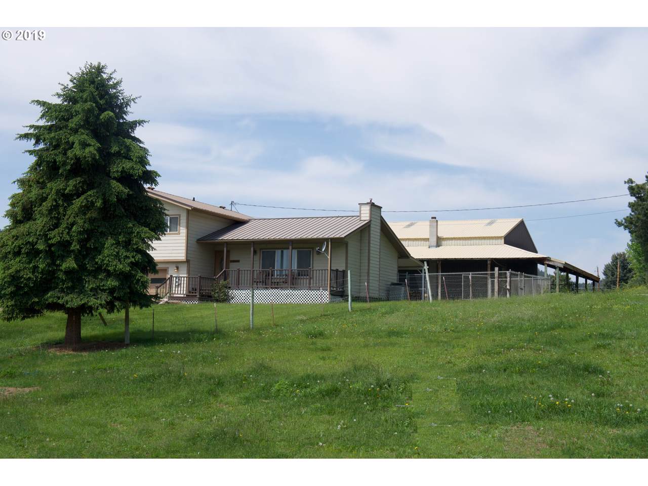 2401 Sunrise Ln - Photo 1