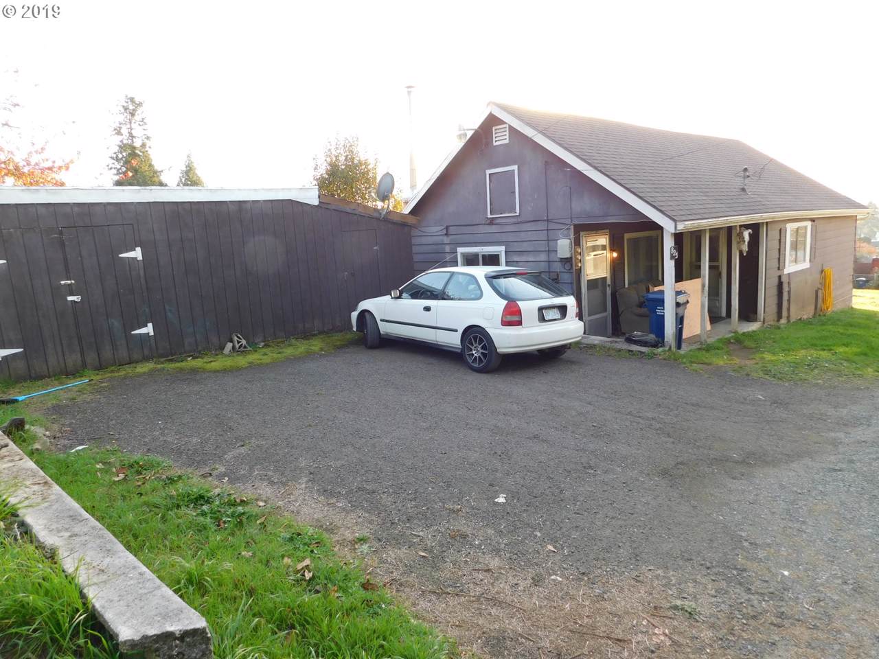 825 10TH Pl - Photo 1