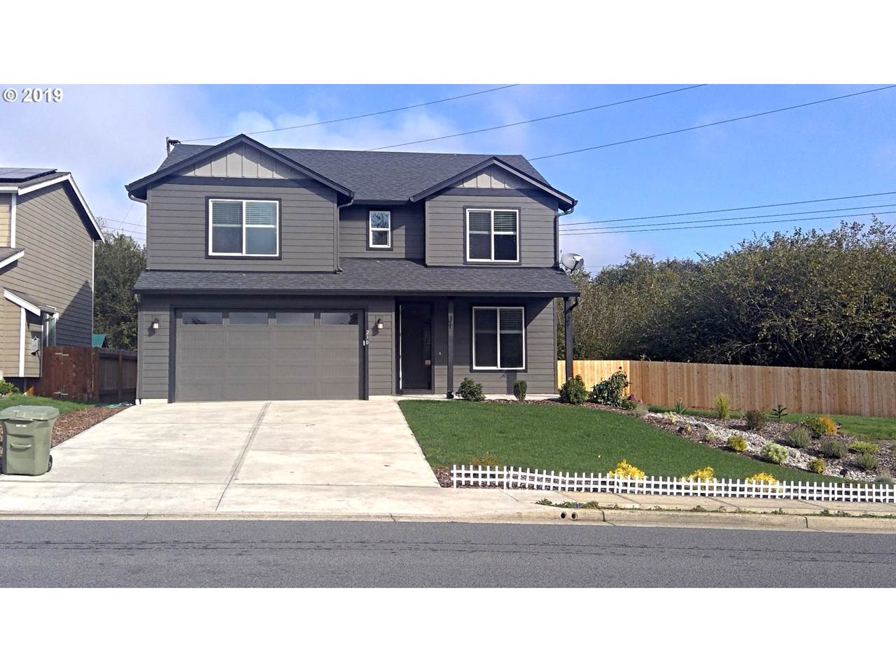 230 Shoreview Dr - Photo 1