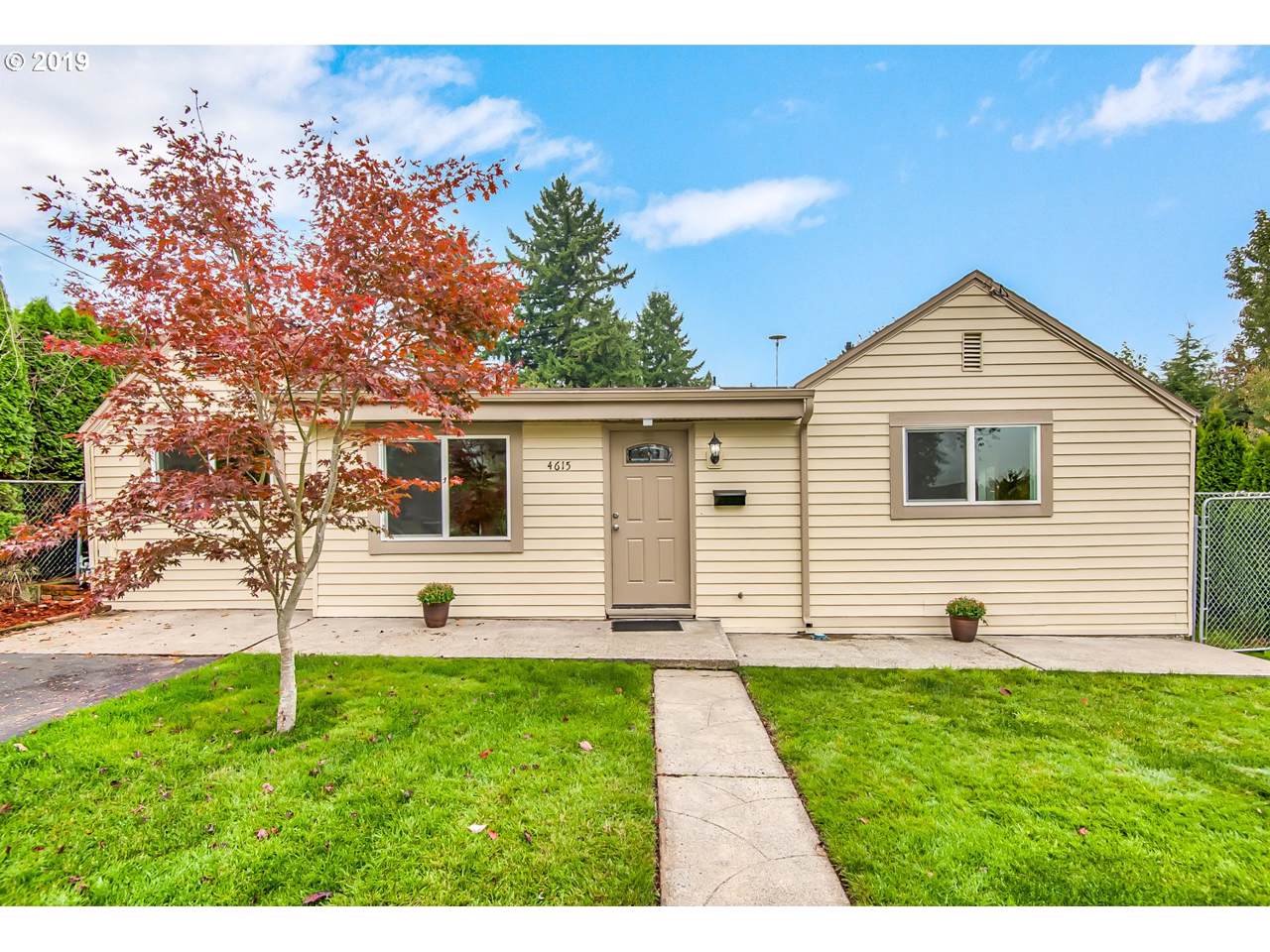 4615 98TH Ave - Photo 1