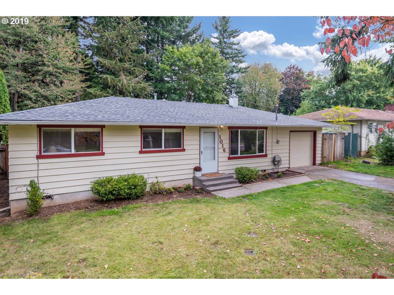 1016 212TH Ave - Photo 1