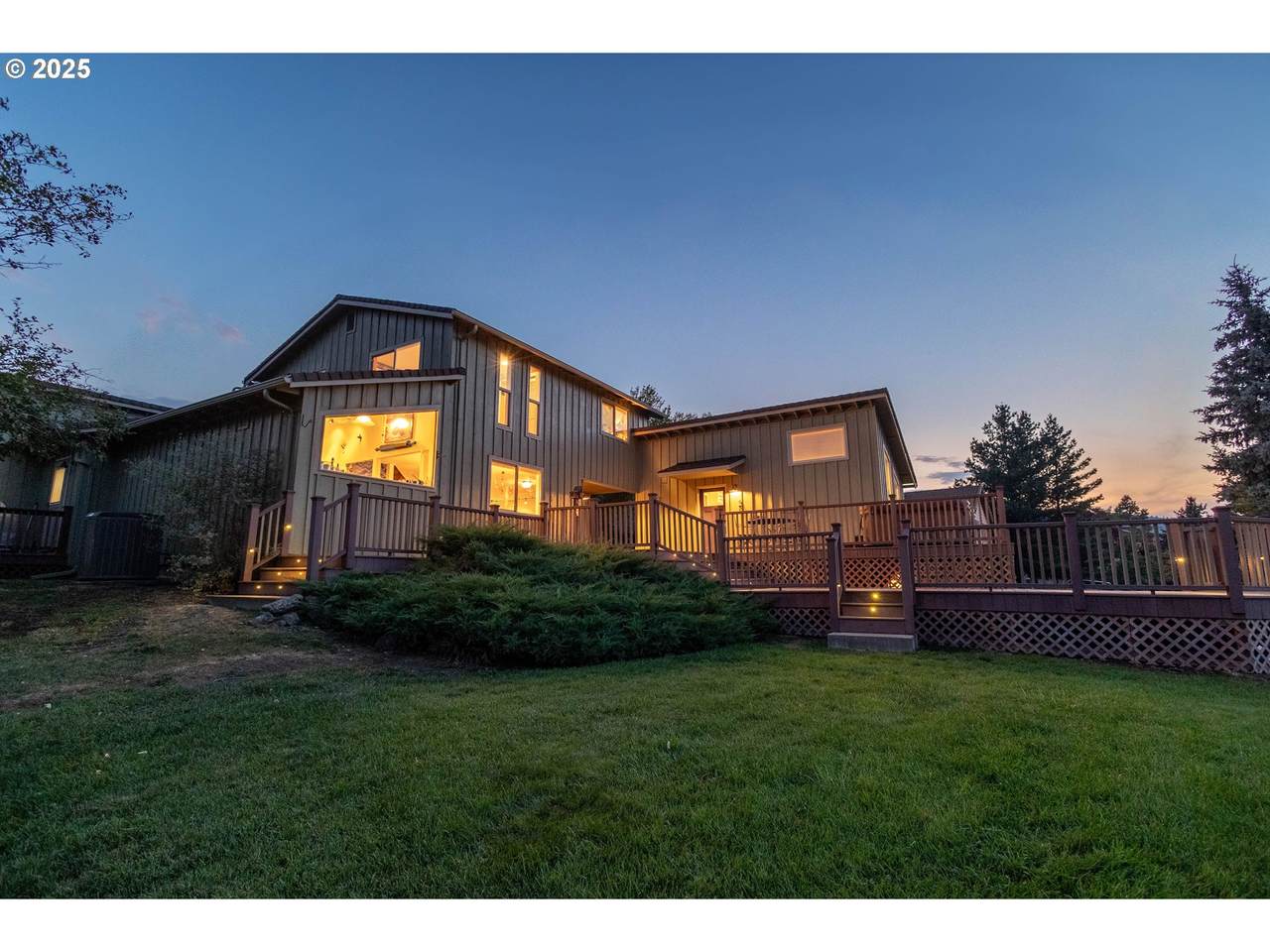 1902 Highland Dr - Photo 1