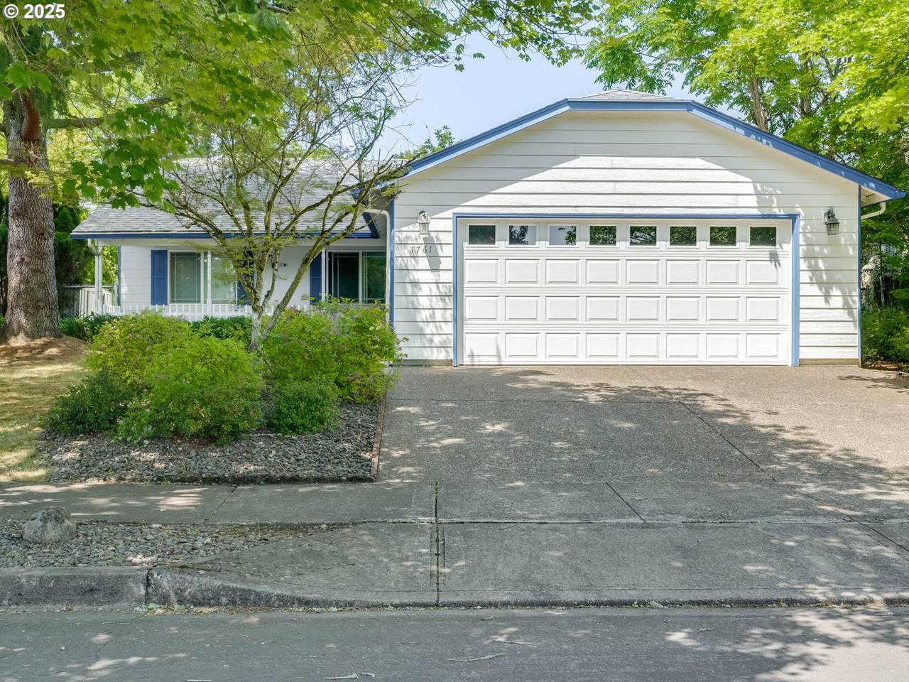 1761 Songbird St - Photo 1