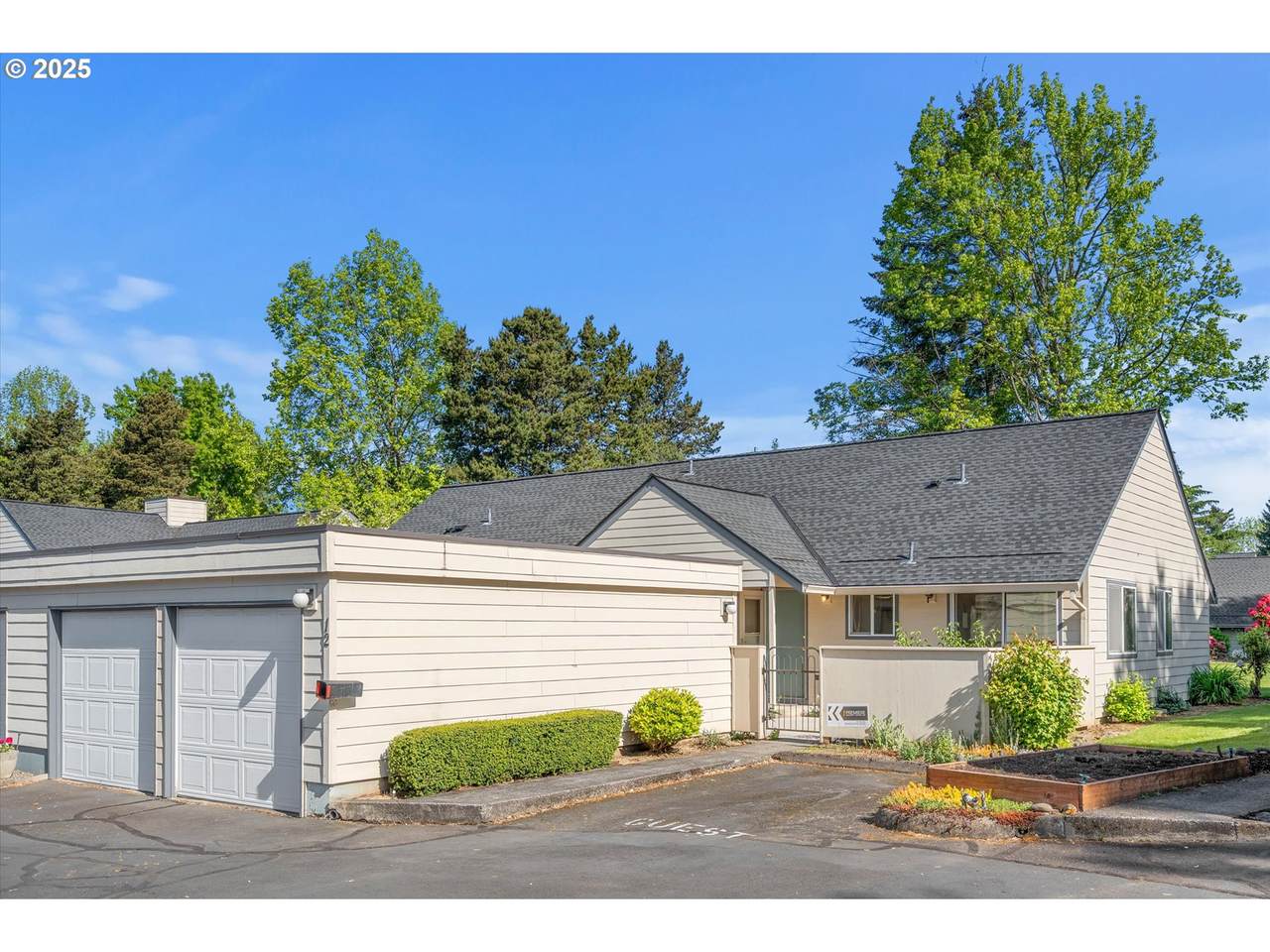 110 Village Squire Ave - Photo 1