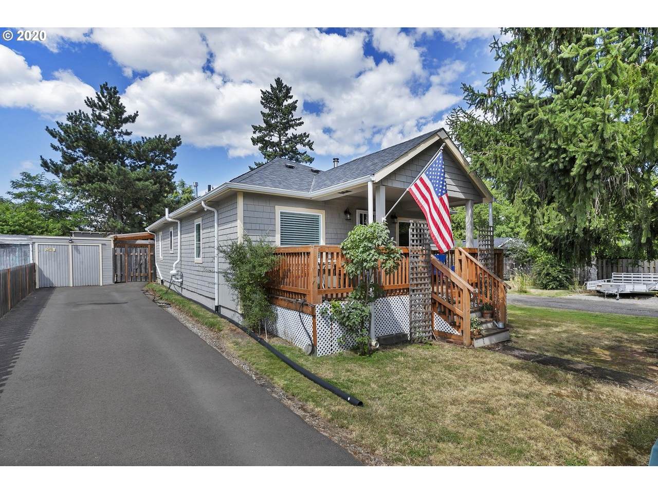 8327 Clatsop St - Photo 1