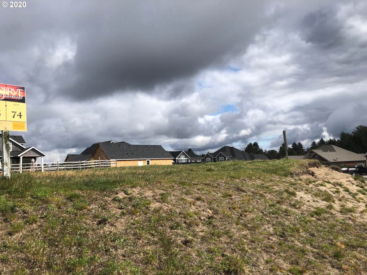 568 Browning Ln - Photo 1