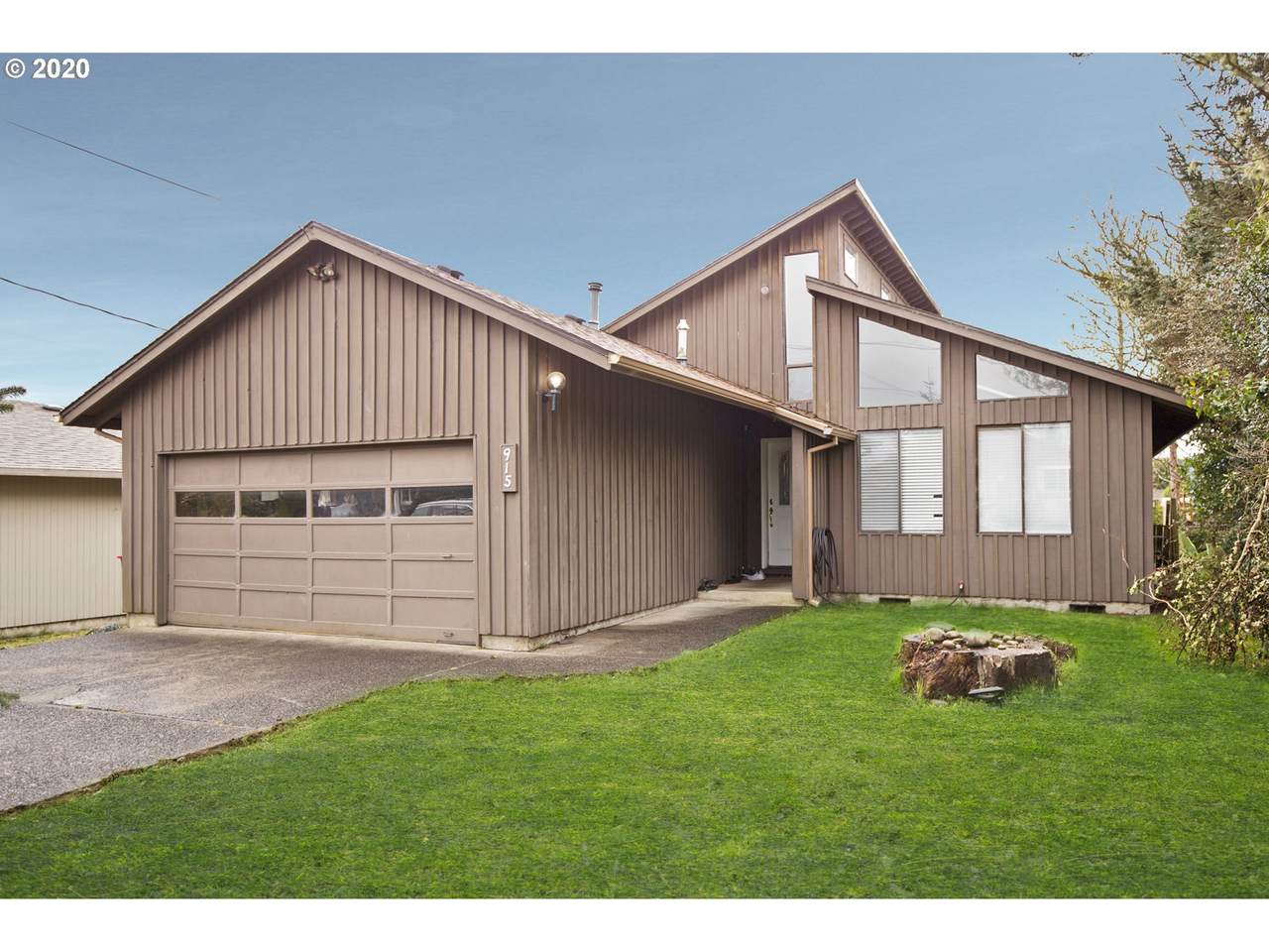 915 13th Ave - Photo 1