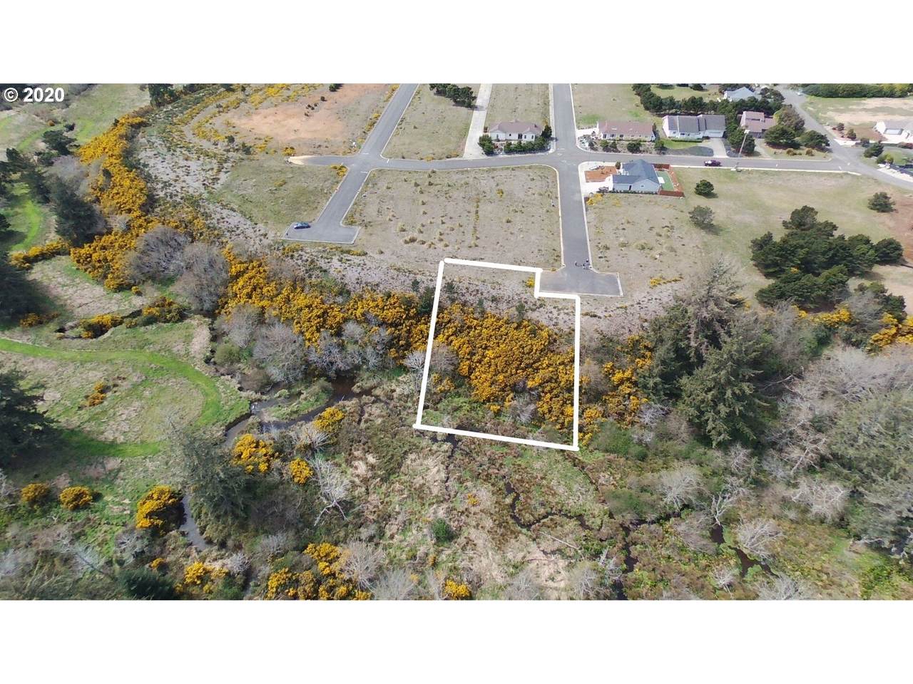 627 Spyglass Dr - Photo 1
