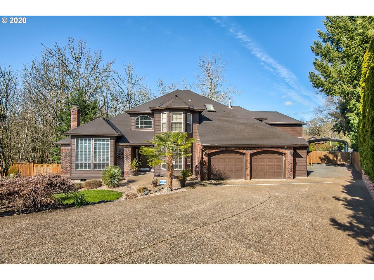 1575 Brookwood Ave - Photo 1