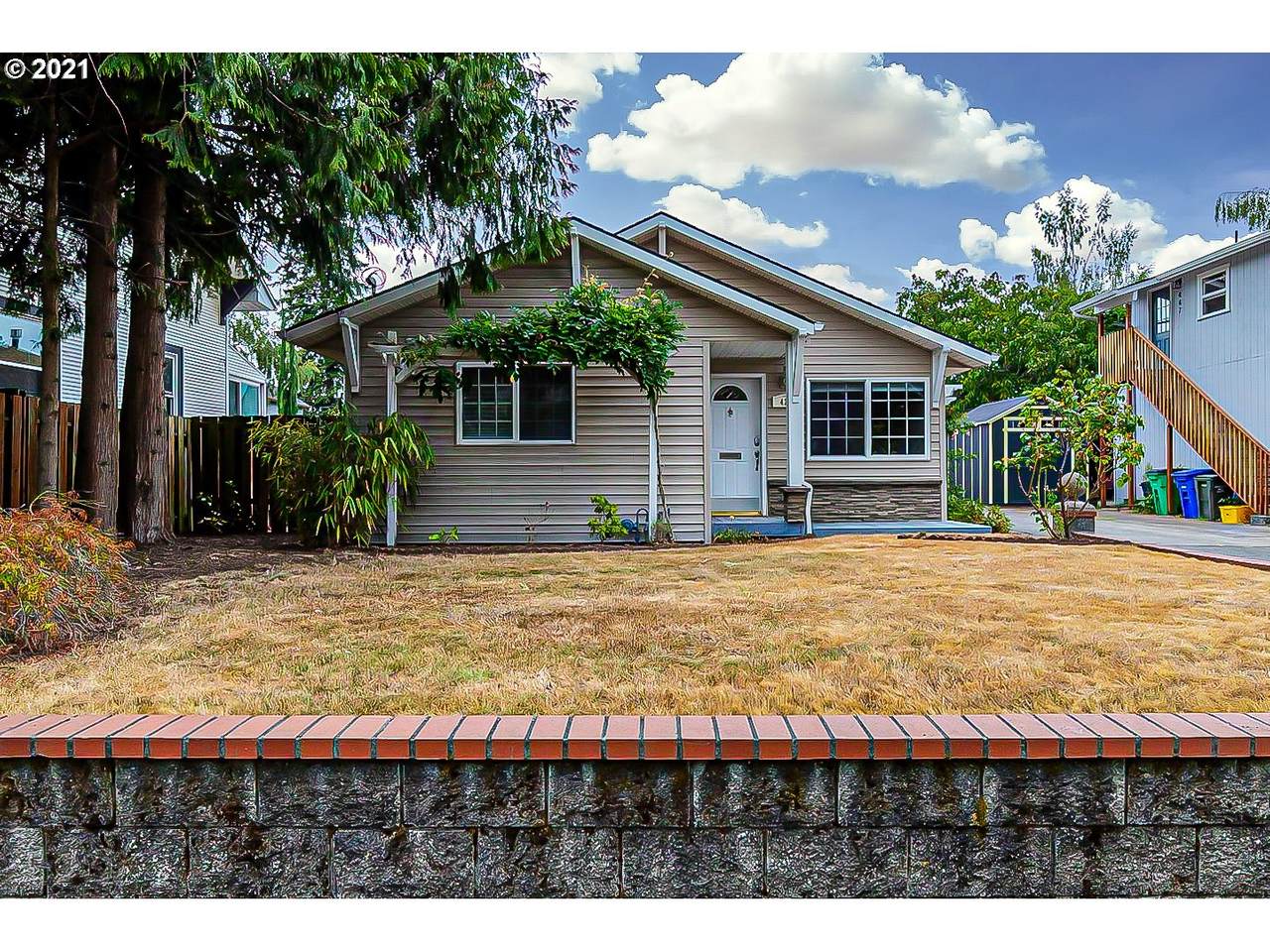 435 68TH Ave - Photo 1