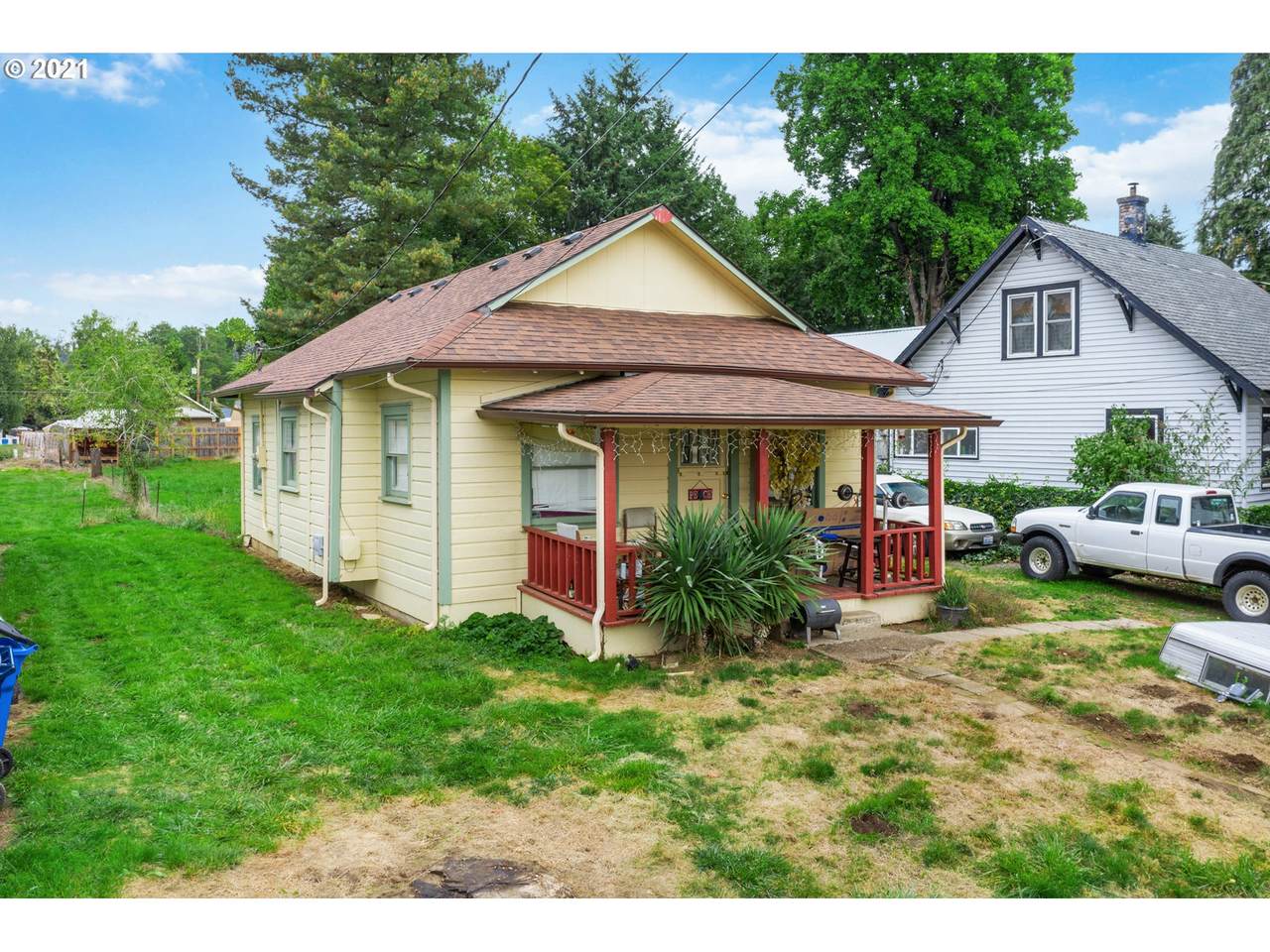 1535 8TH Ave - Photo 1