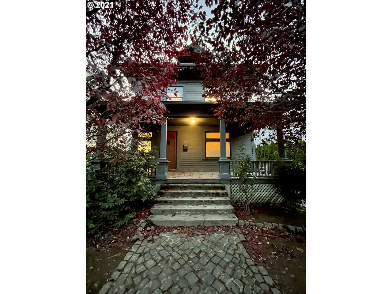 3417 Naito Pkwy - Photo 1