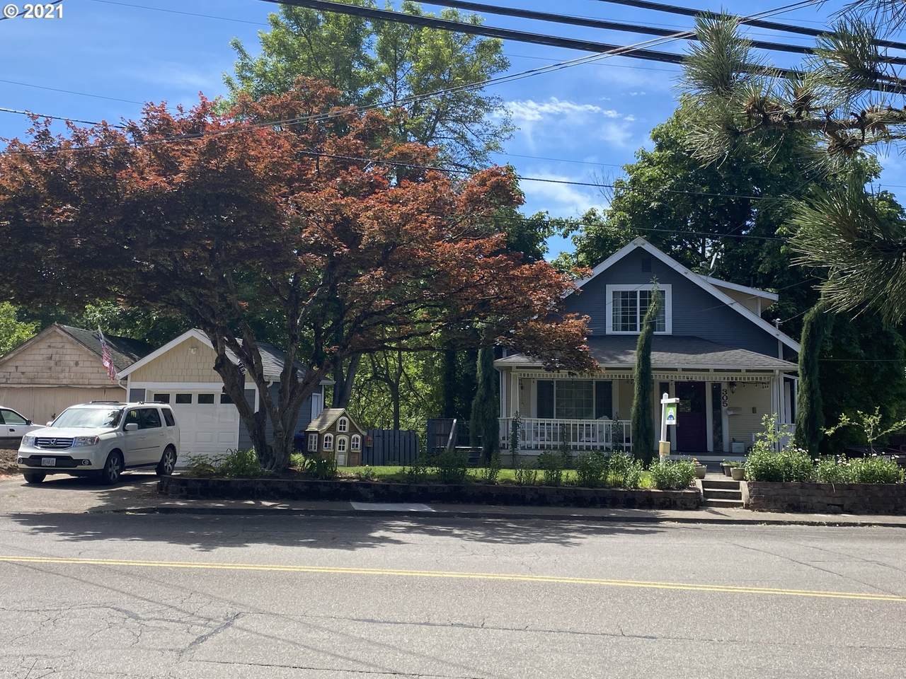 305 Roberts Ave - Photo 1