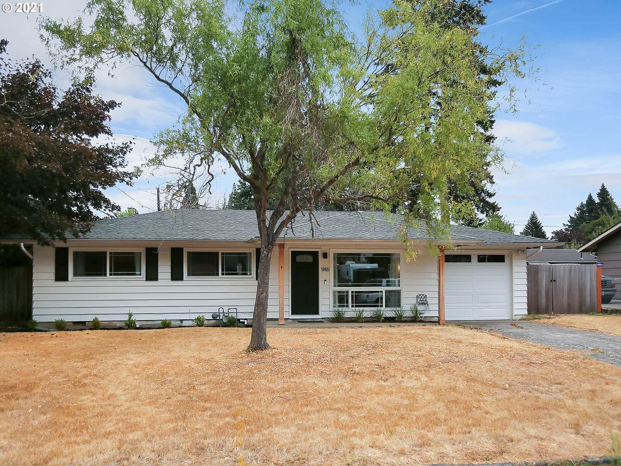 946 191ST Ave - Photo 1