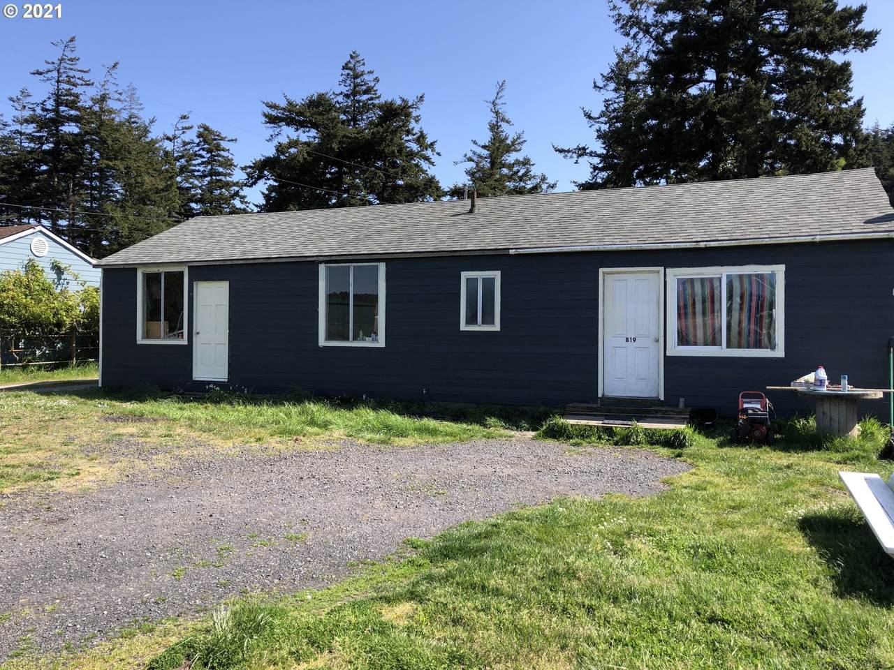 819 Twelfth St - Photo 1