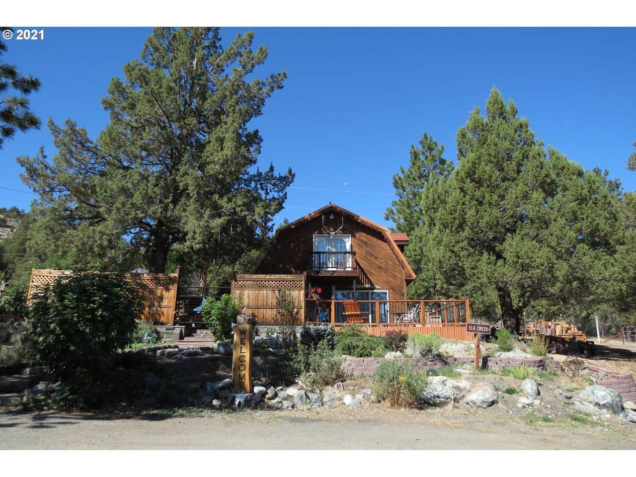 302 Adam Dr - Photo 1