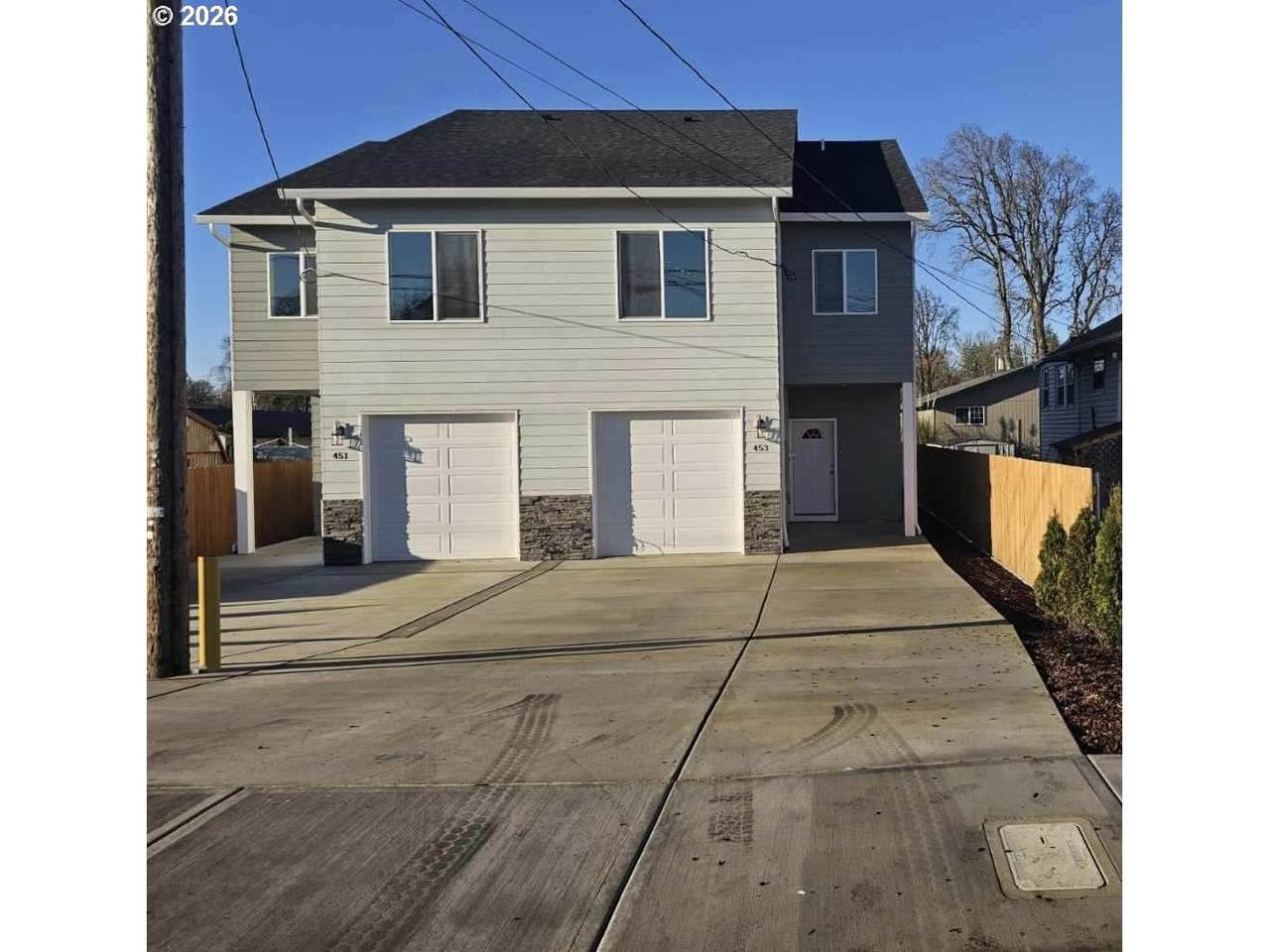 453 12th St - Photo 1