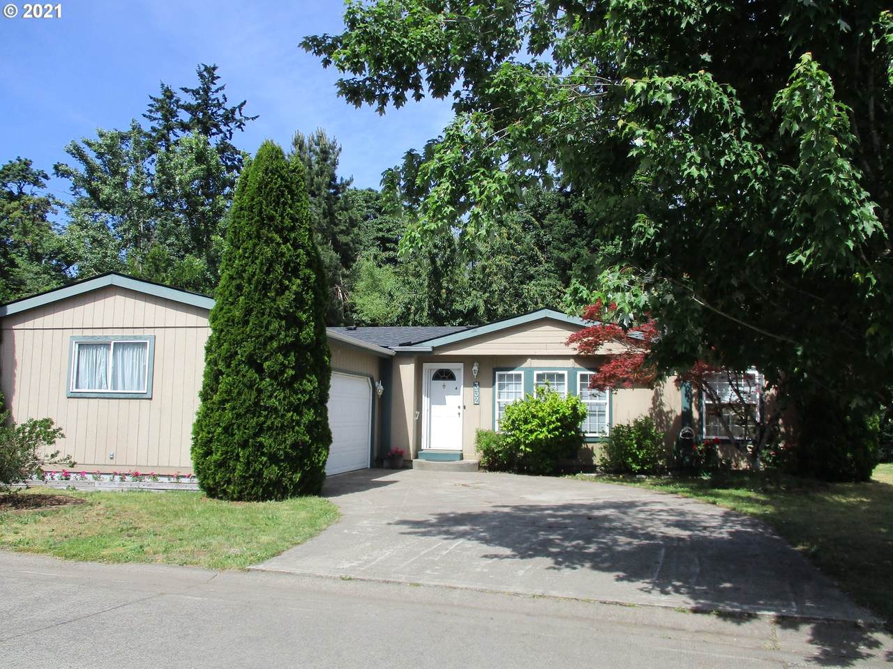 1655 Elm St - Photo 1
