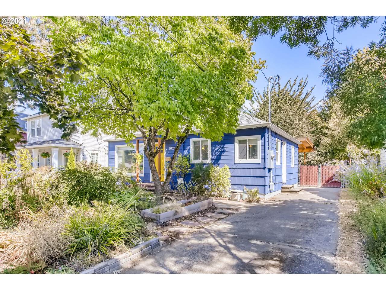 5724 37TH Ave - Photo 1