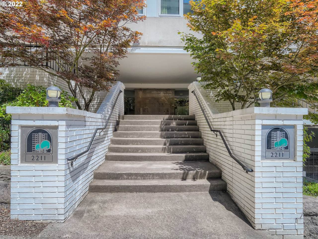 2211 Park Pl - Photo 1