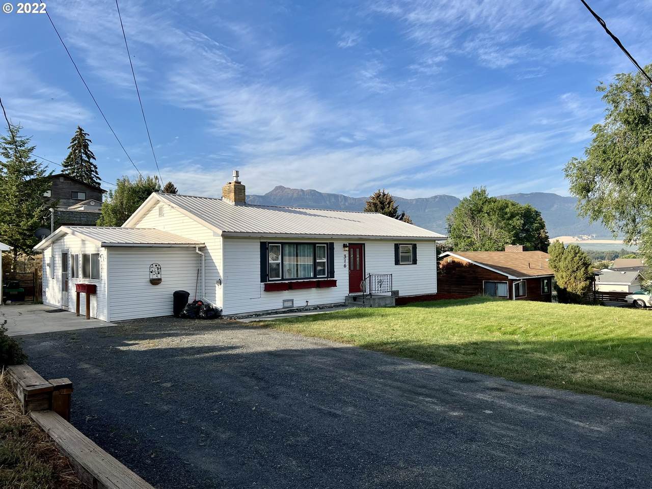 316 Park St - Photo 1