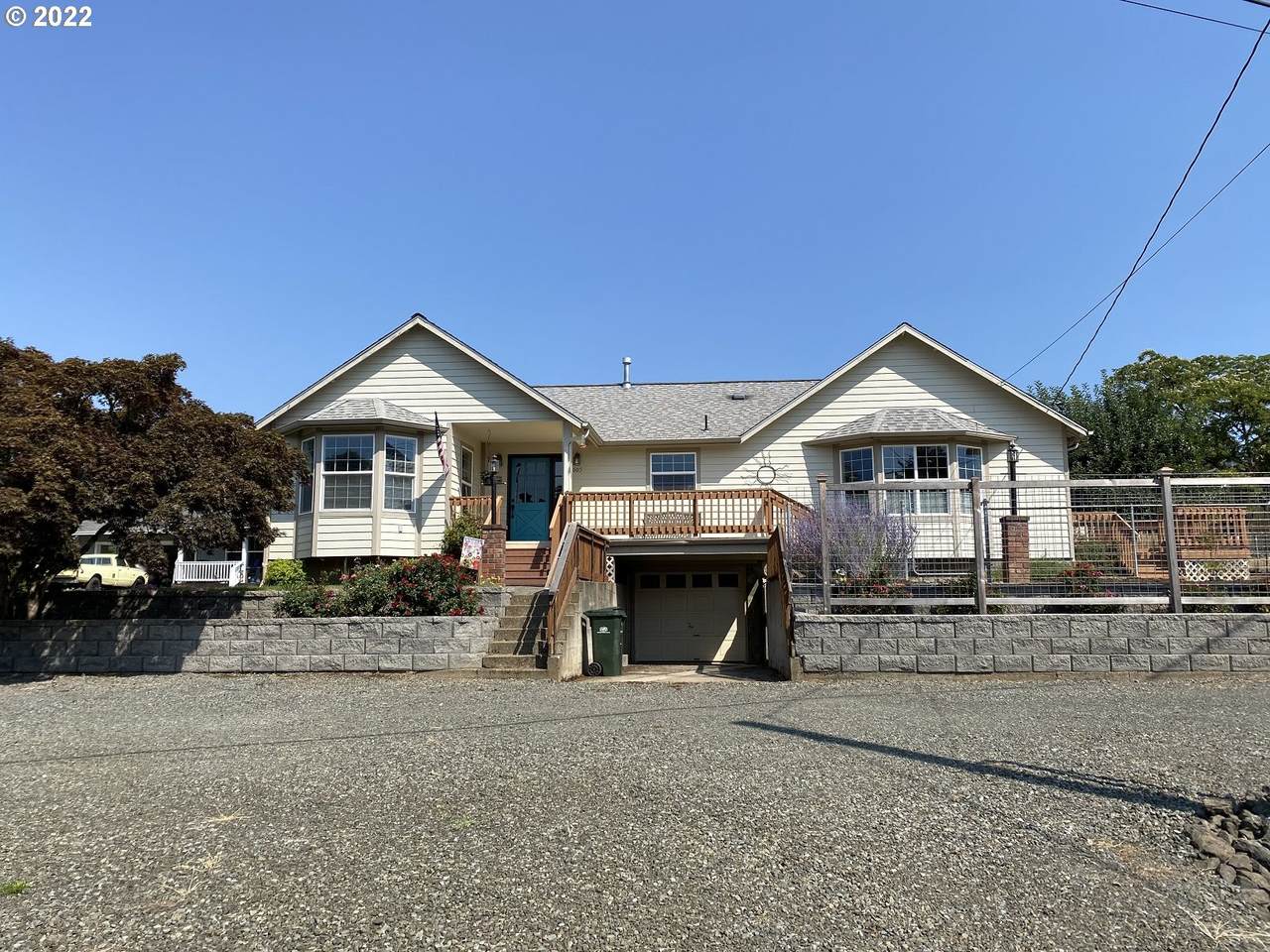 605 Cedar St - Photo 1