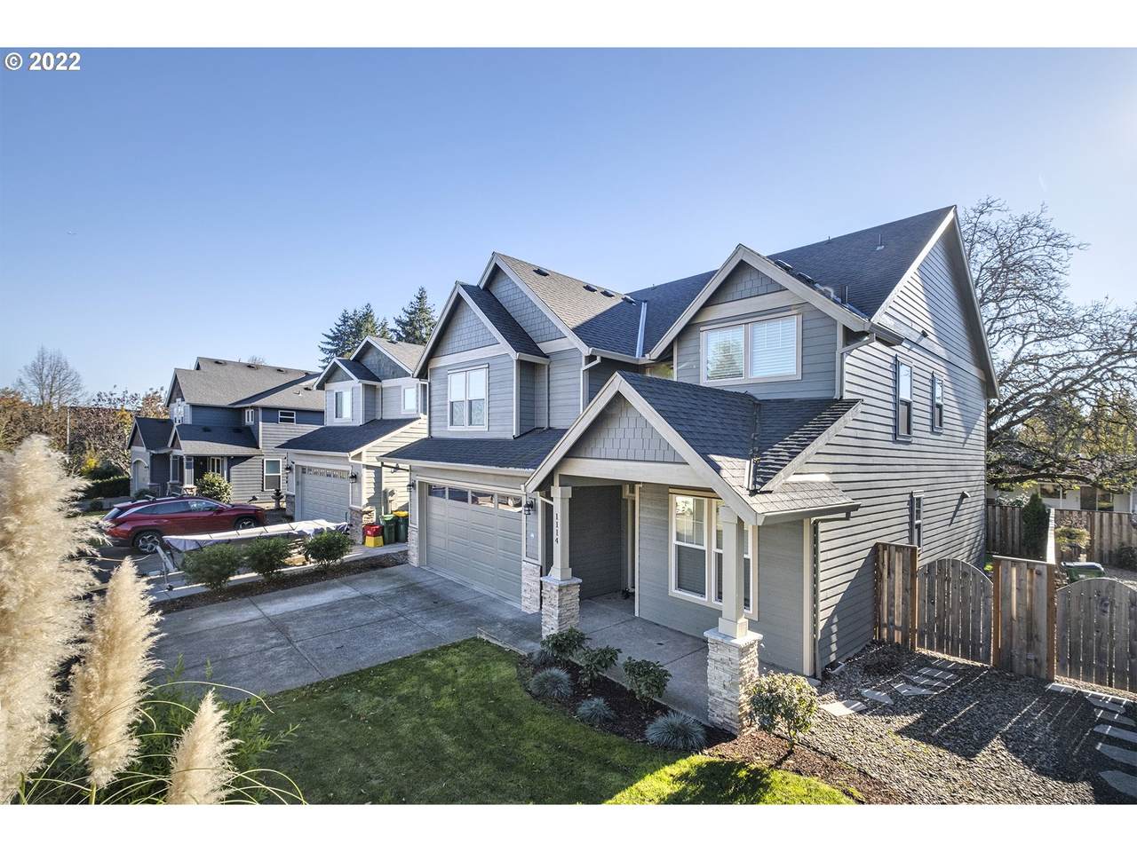 1114 32ND Pl - Photo 1
