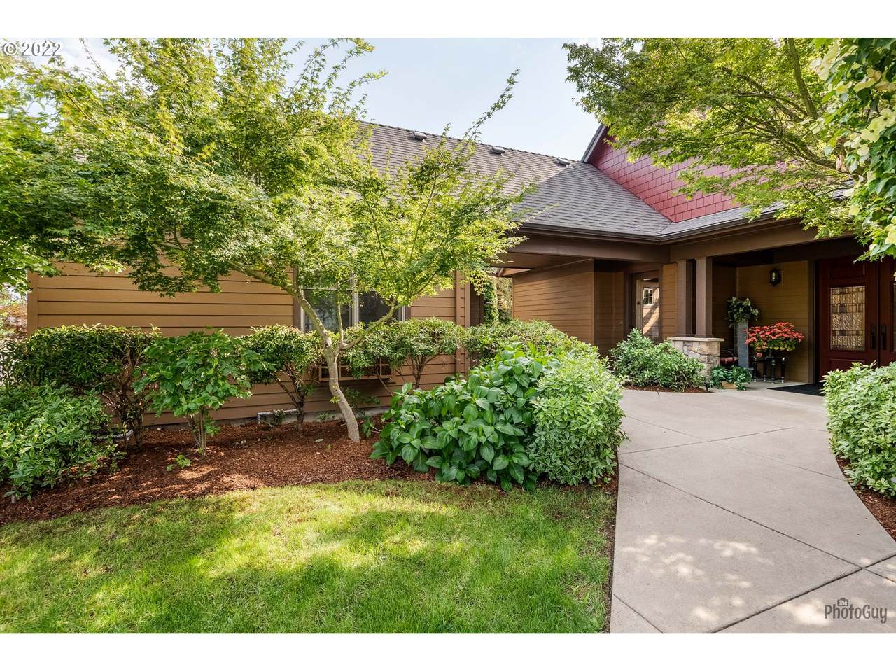 2148 Lomond Ave - Photo 1