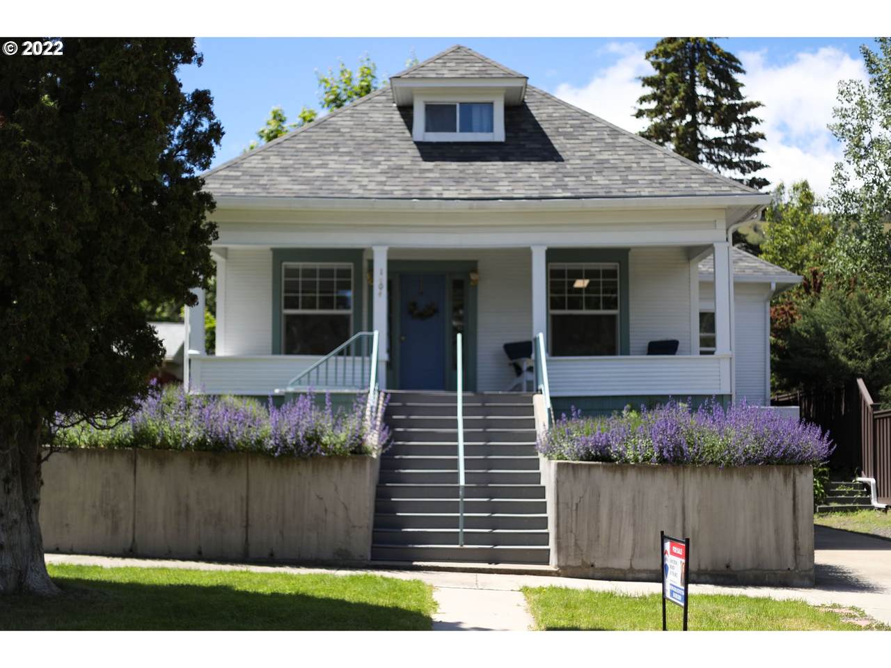 1604 1ST St - Photo 1