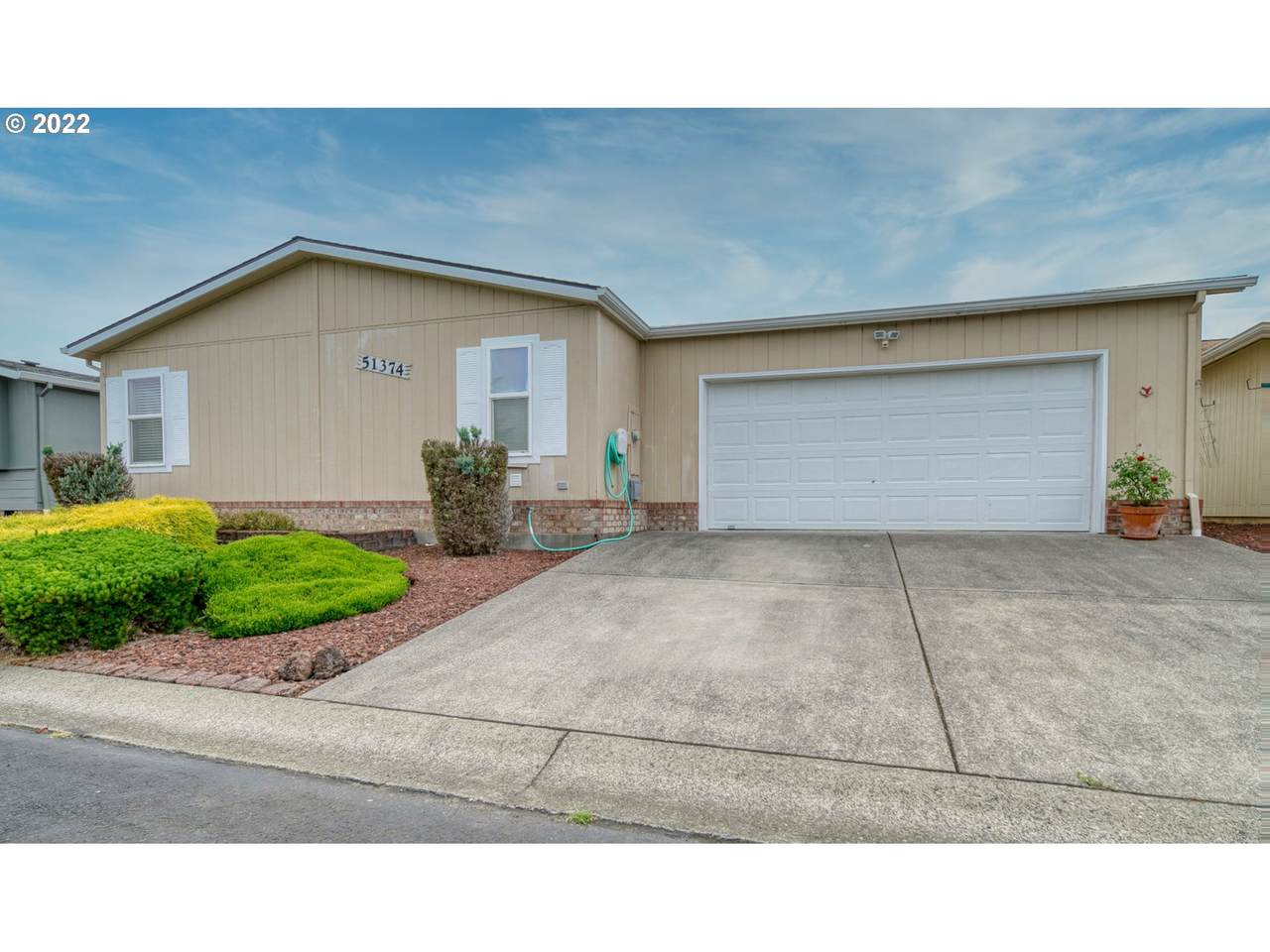 51374 Hoodview Dr - Photo 1