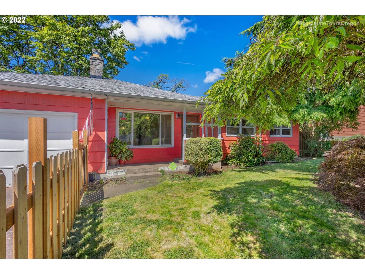 105 143RD Ave - Photo 1