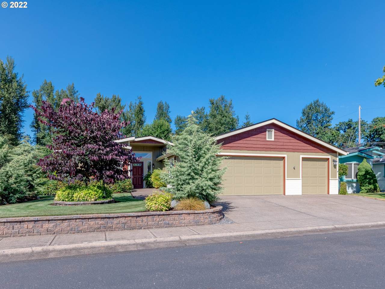 154 Village Dr - Photo 1