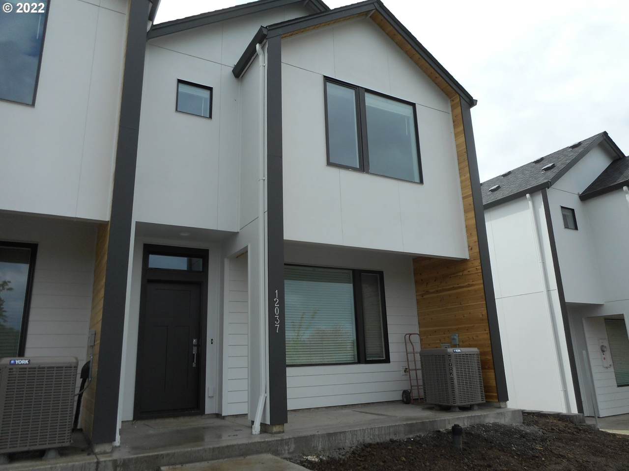 12037 5TH St - Photo 1