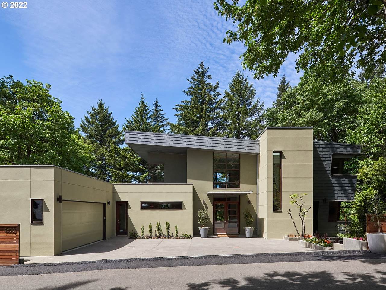 4600 Greenhills Way - Photo 1