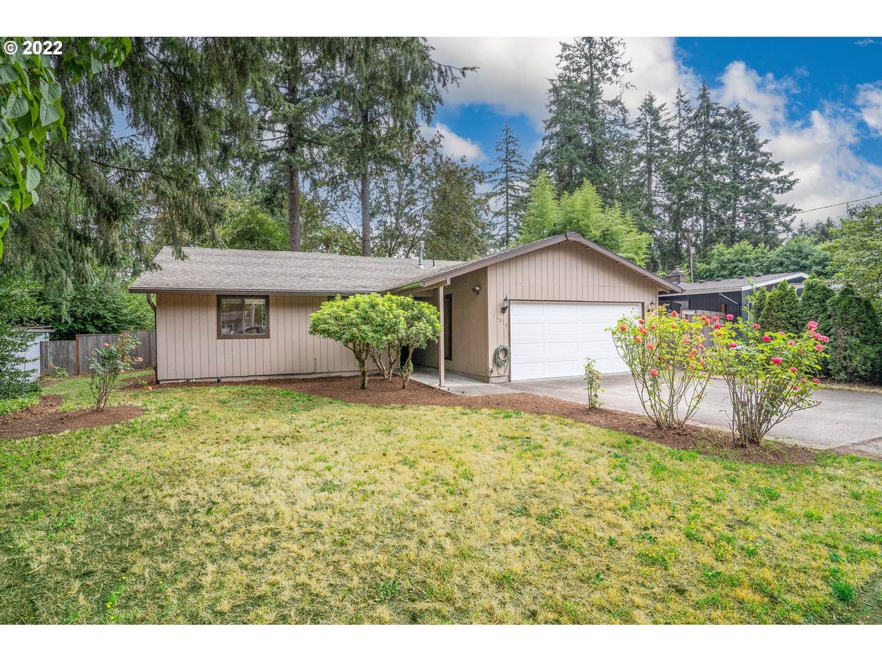 16074 Lake Forest Blvd - Photo 1